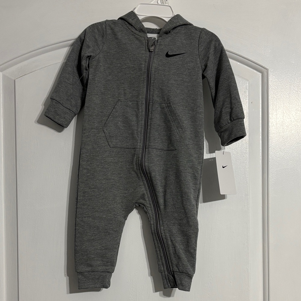 NWT gray Nike onesie🩶